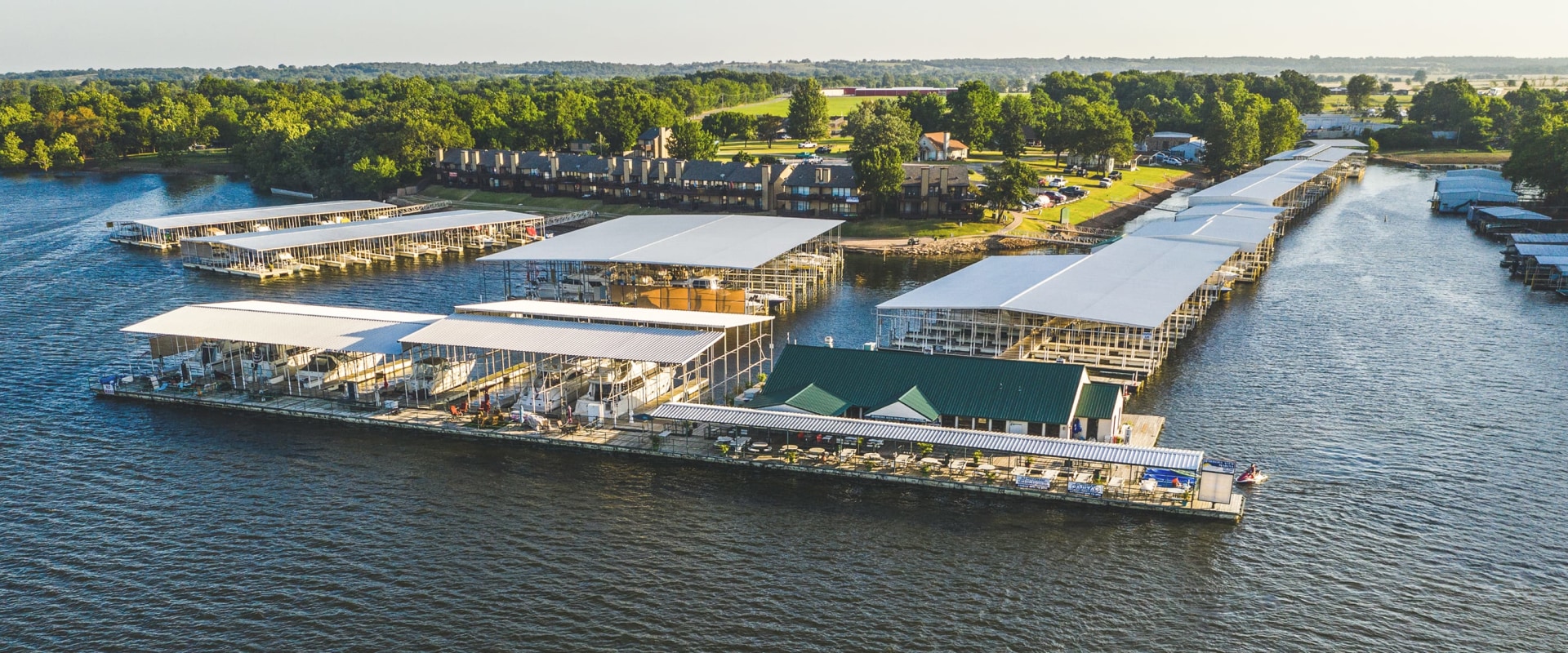 A Complete Guide to River Rentals at Crown Pointe Marina
