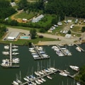 Fueling Services at CROWN POINTE MARINA
