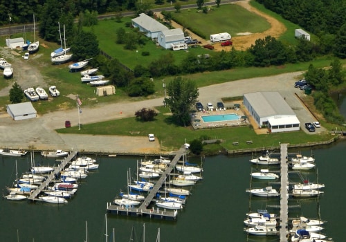 Fueling Services at CROWN POINTE MARINA